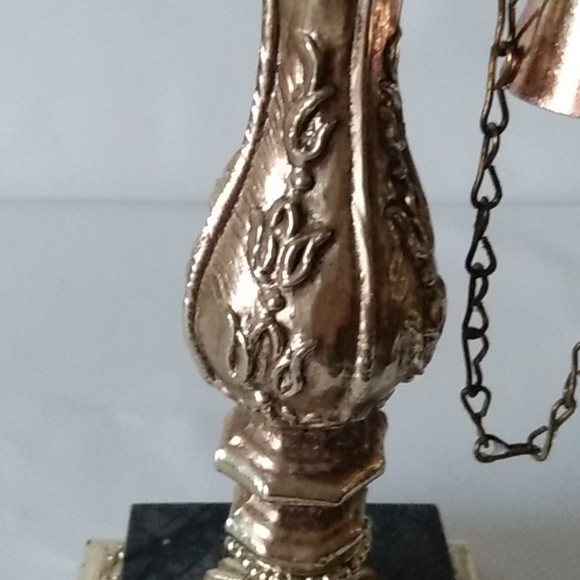 Dilly MFG Co Vintage gilded metal and marble pillar candleholders - Picture 16 of 16